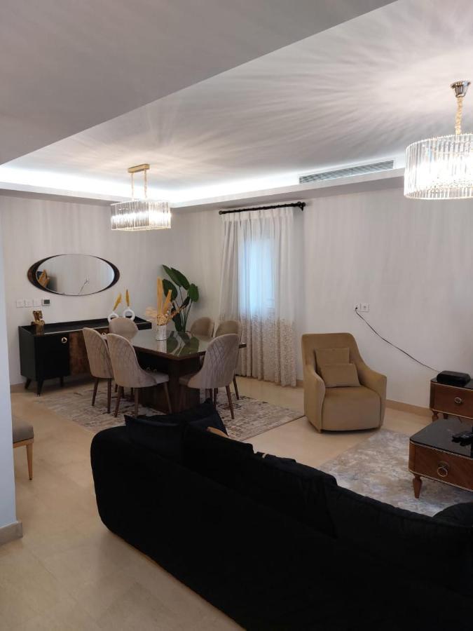 Cfc, Luxurious 4br Apartment, Remarkable Value Unbeatable Location Cairo