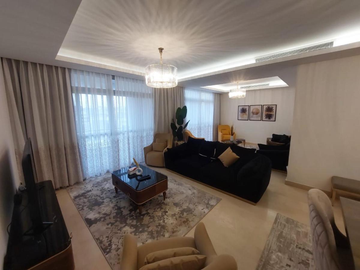 Cfc, Luxurious 4br Apartment, Remarkable Value Unbeatable Location Cairo