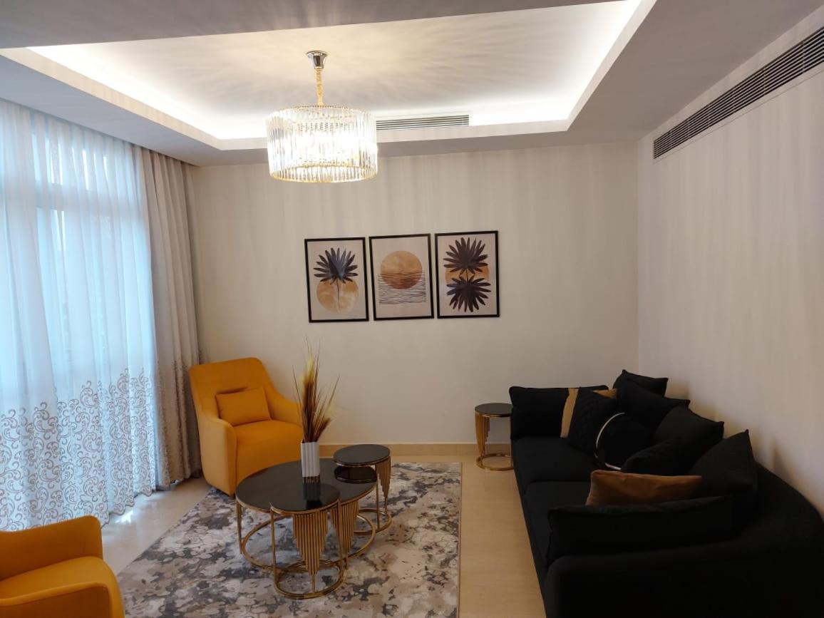 Apartment Cfc, Luxurious 4br Apartment, Remarkable Value Unbeatable Location *