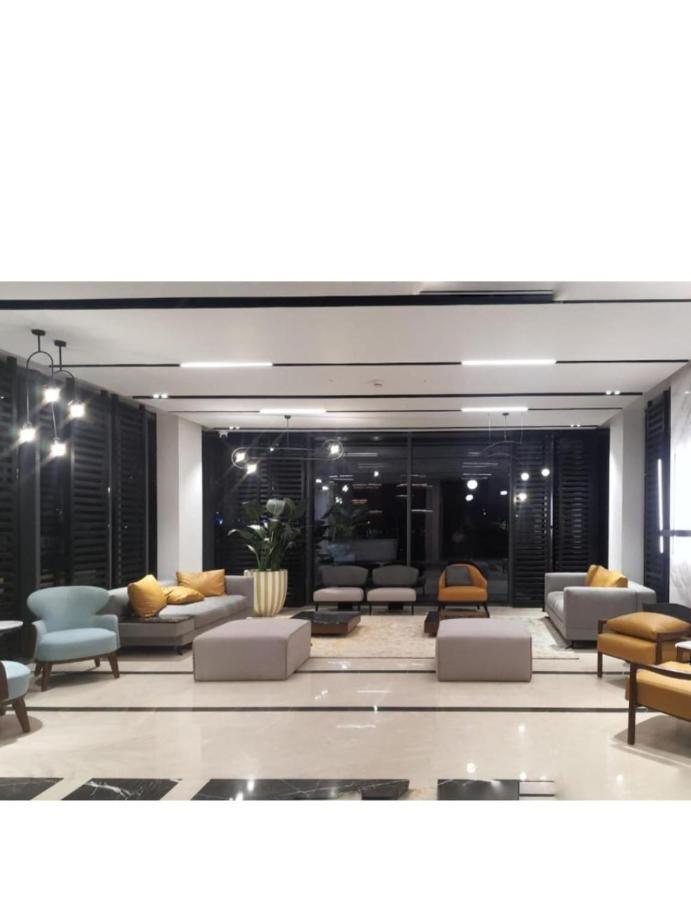 Cfc, Luxurious 4br Apartment, Remarkable Value Unbeatable Location Apartment Cairo