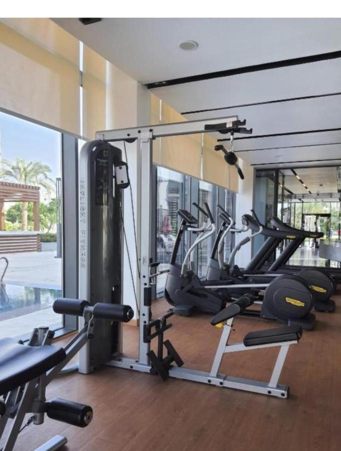 Apartment Cfc, Luxurious 4br Apartment, Remarkable Value Unbeatable Location