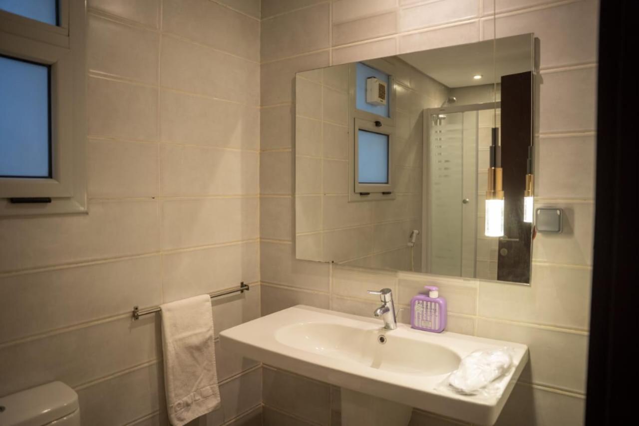 Cfc, Luxurious 4br Apartment, Remarkable Value Unbeatable Location Cairo
