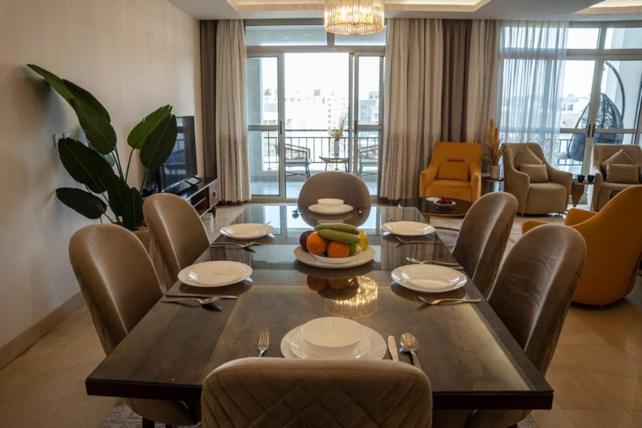 Cfc, Luxurious 4br Apartment, Remarkable Value Unbeatable Location Cairo