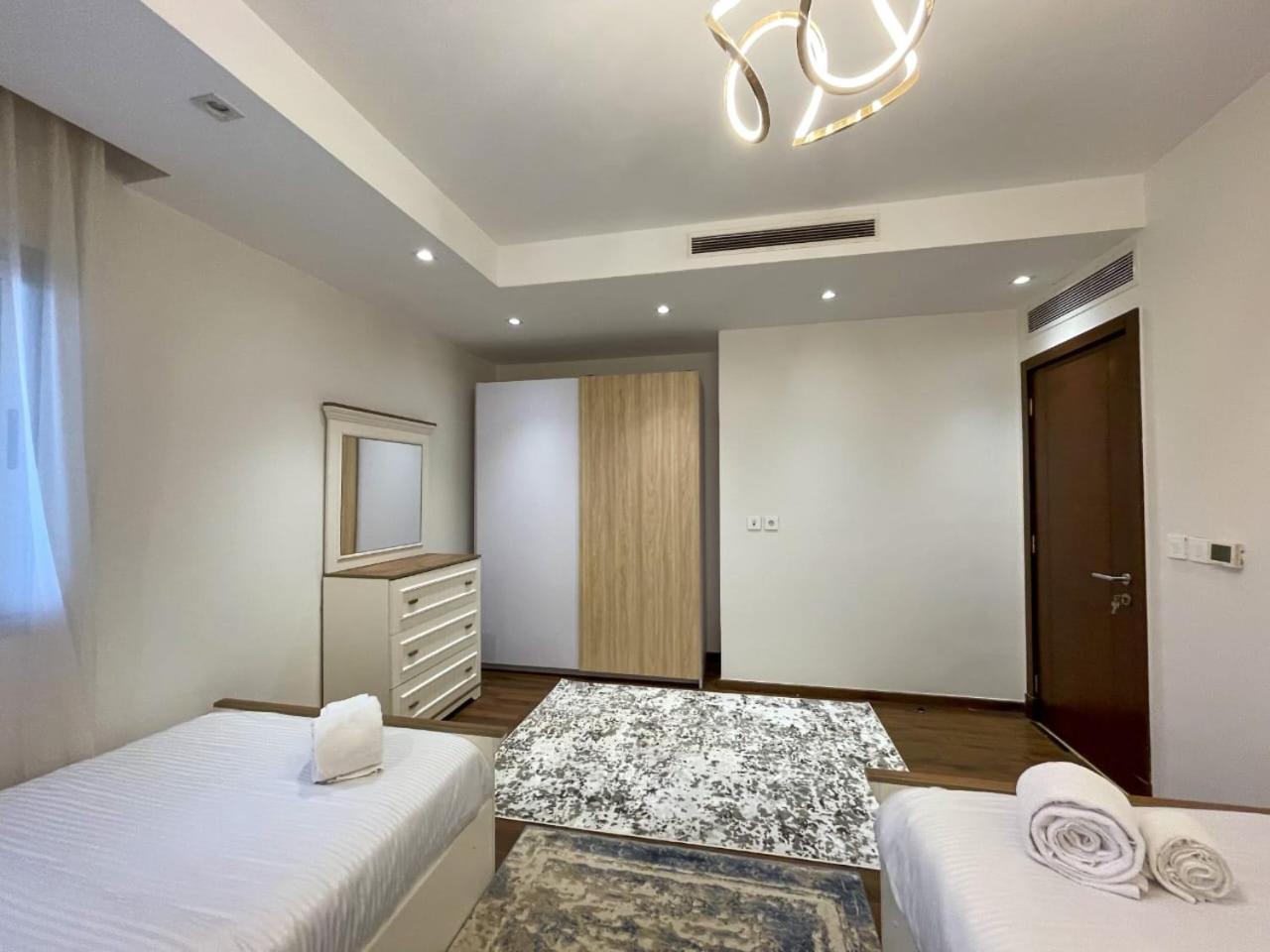 Cfc, Luxurious 4br Apartment, Remarkable Value Unbeatable Location * Cairo