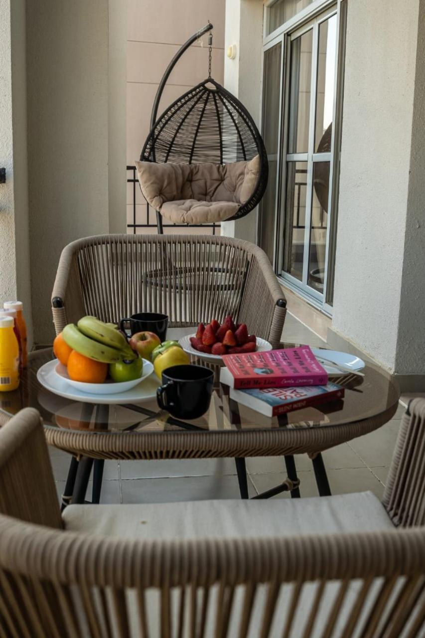Cfc, Luxurious 4br Apartment, Remarkable Value Unbeatable Location Apartment