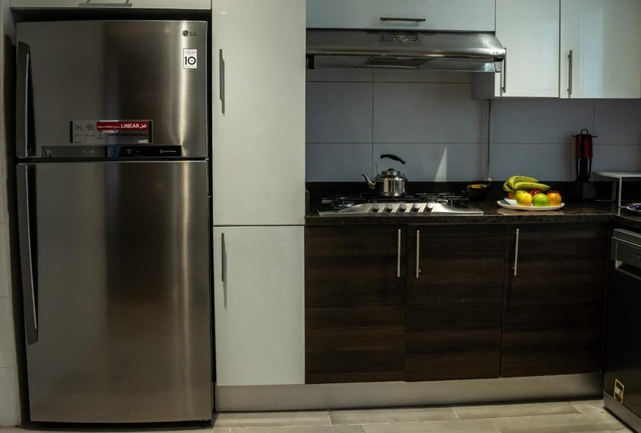 Cfc, Luxurious 4br Apartment, Remarkable Value Unbeatable Location Apartment *